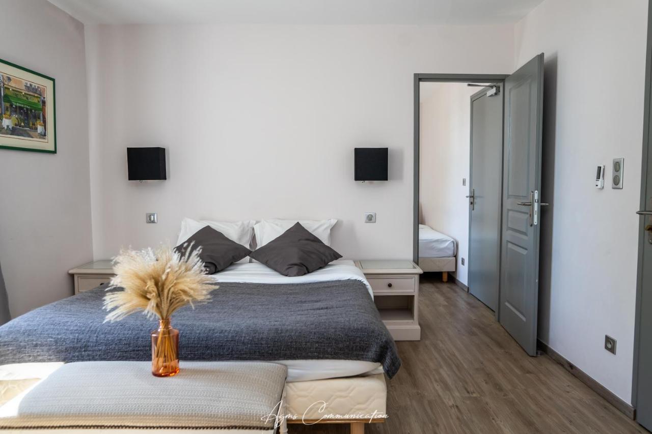 Hotel Logis Du Champ De Mars Puy-Saint-Martin Esterno foto