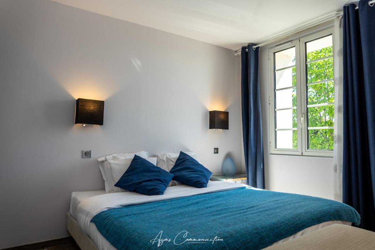 Hotel Logis Du Champ De Mars Puy-Saint-Martin Esterno foto