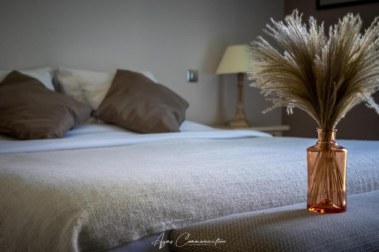 Hotel Logis Du Champ De Mars Puy-Saint-Martin Esterno foto